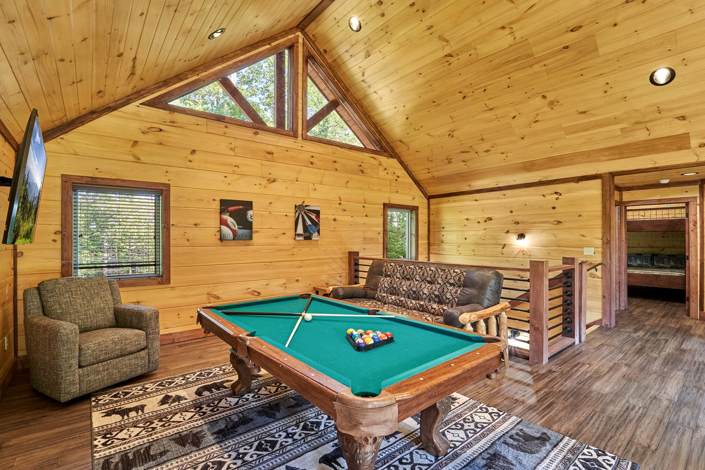 Exquisite Getaway Cabin with Hot Tub, Pool Table, and Movie Theater near Gatlinburg, Tennessee