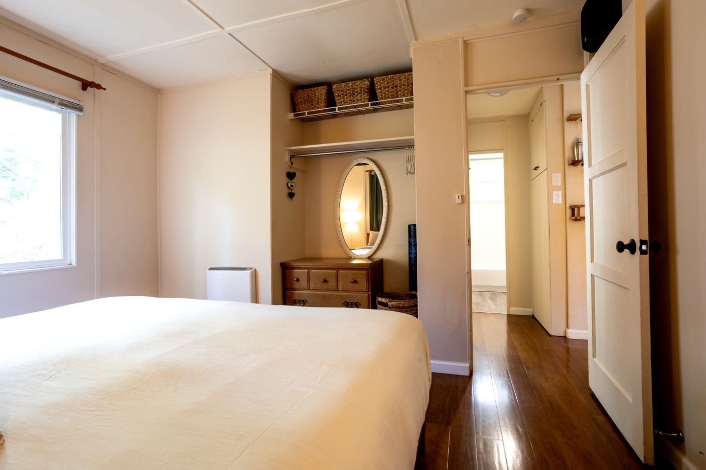 Peaceful Lakefront Retreat with Sauna Near Bellingham & Mount Vernon in Sedro-Woolley, Washington