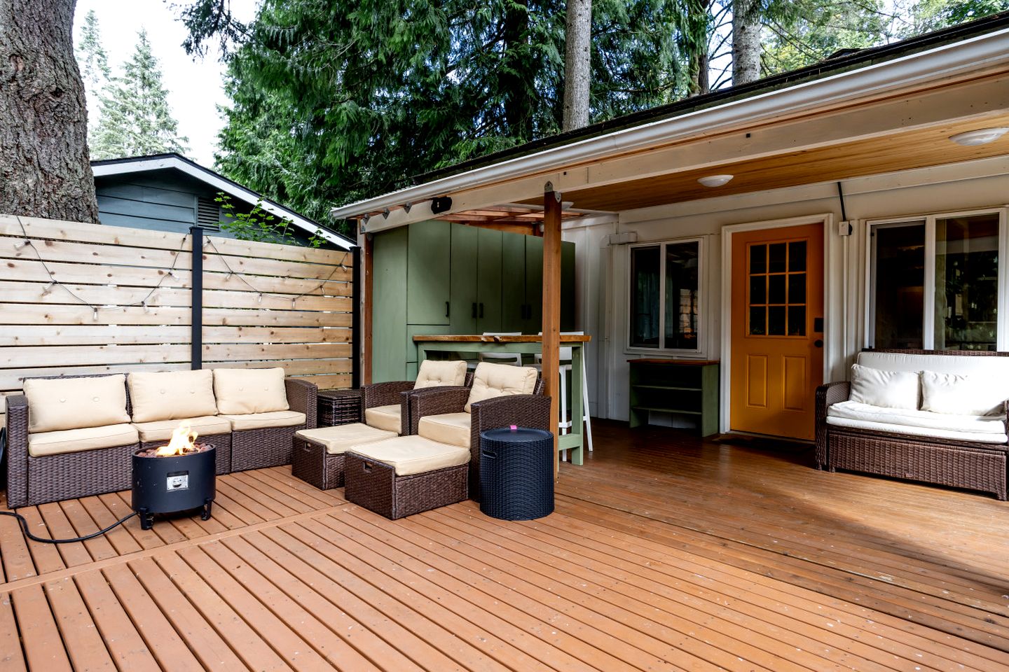 Peaceful Lakefront Retreat with Sauna Near Bellingham & Mount Vernon in Sedro-Woolley, Washington