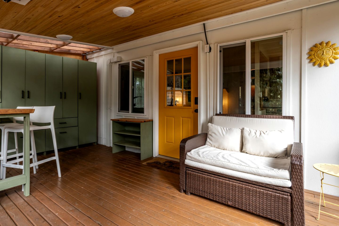 Peaceful Lakefront Retreat with Sauna Near Bellingham & Mount Vernon in Sedro-Woolley, Washington