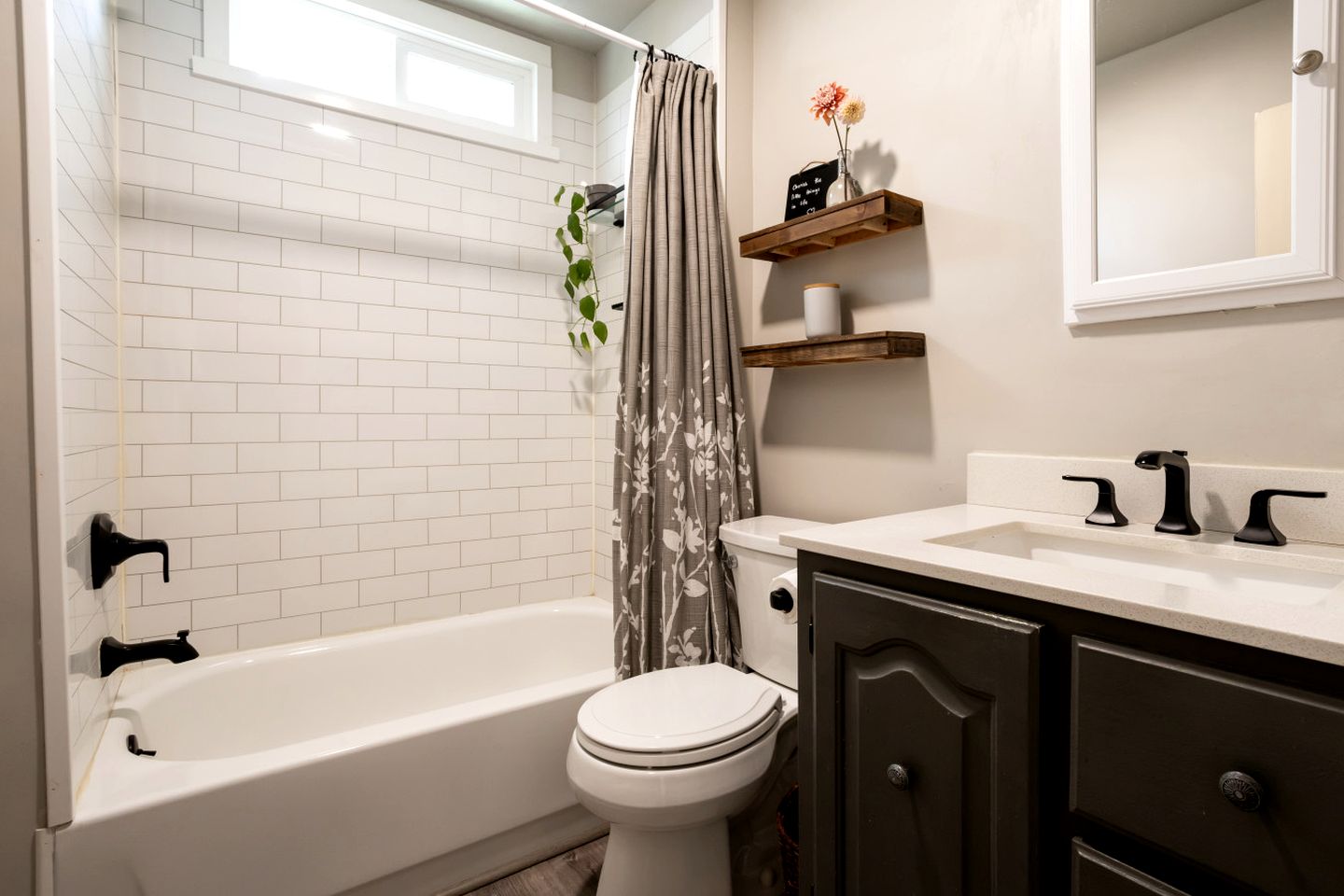 Peaceful Lakefront Retreat with Sauna Near Bellingham & Mount Vernon in Sedro-Woolley, Washington