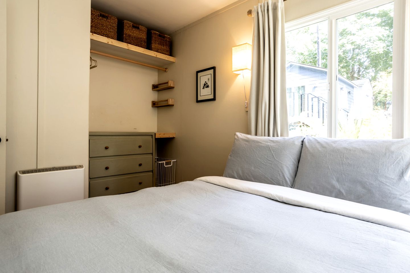 Peaceful Lakefront Retreat with Sauna Near Bellingham & Mount Vernon in Sedro-Woolley, Washington