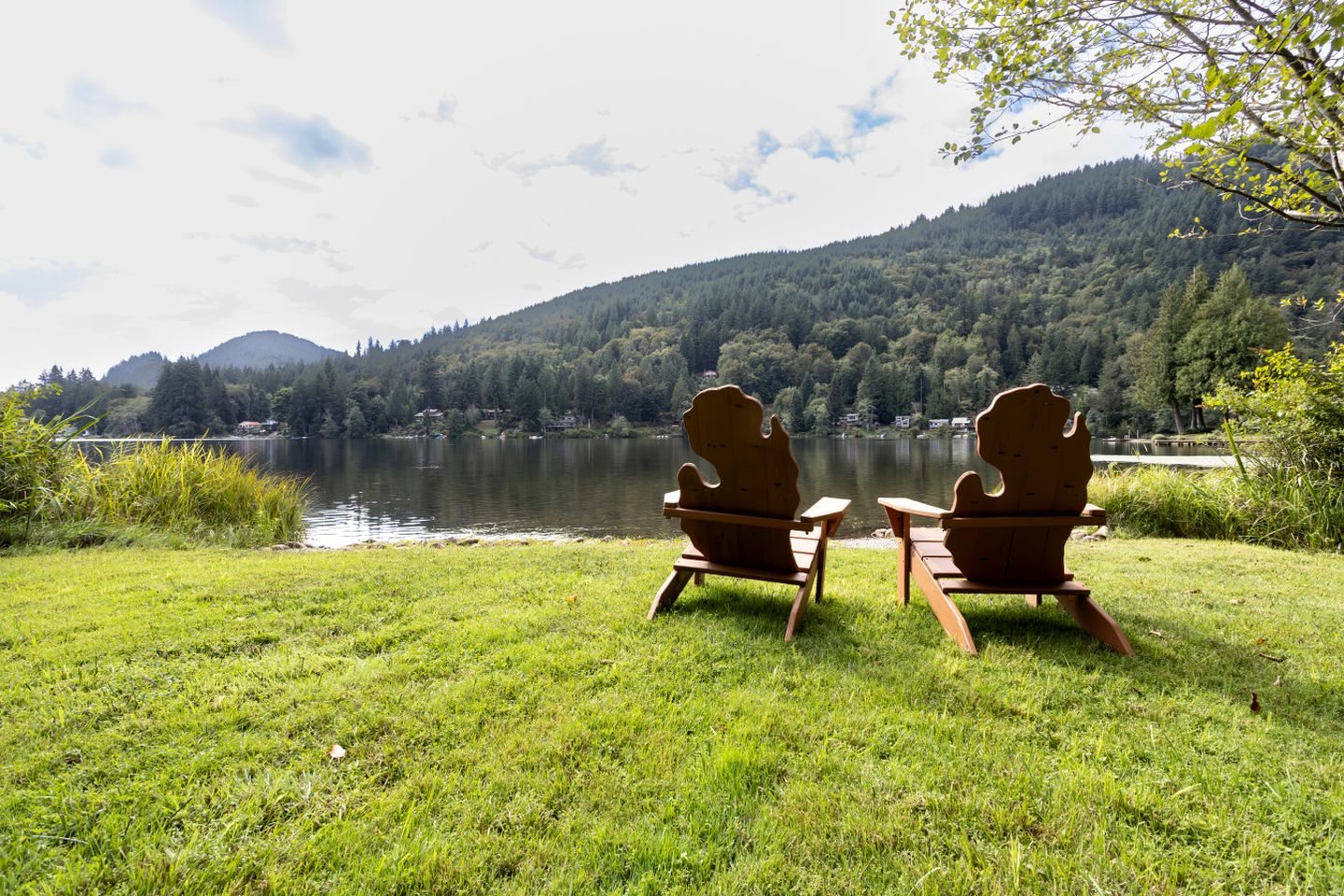 Peaceful Lakefront Retreat with Sauna Near Bellingham & Mount Vernon in Sedro-Woolley, Washington
