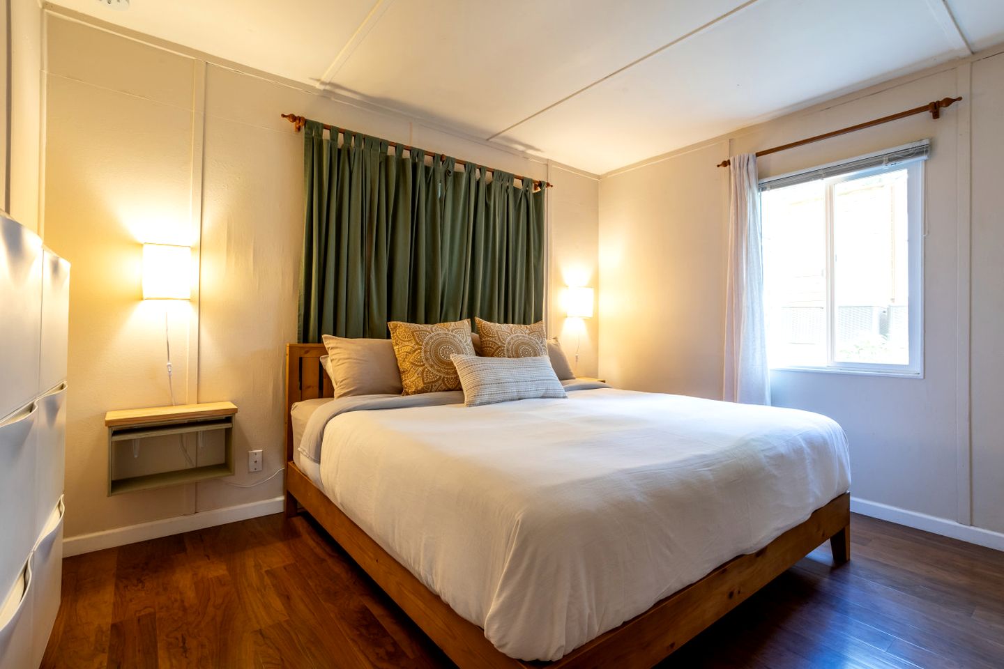 Peaceful Lakefront Retreat with Sauna Near Bellingham & Mount Vernon in Sedro-Woolley, Washington