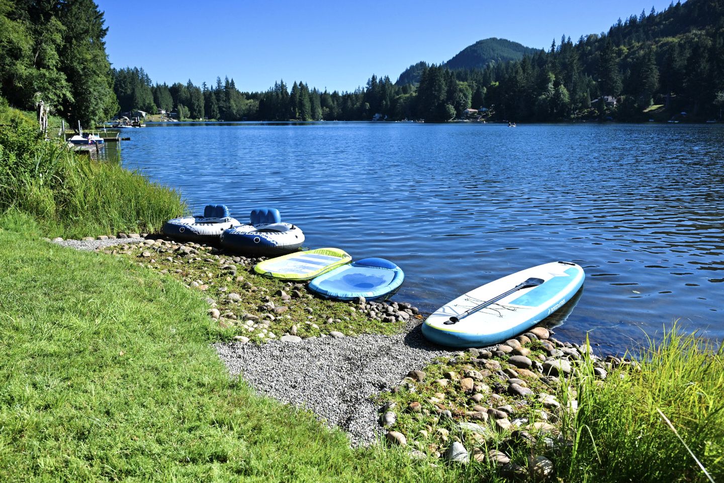 Peaceful Lakefront Retreat with Sauna Near Bellingham & Mount Vernon in Sedro-Woolley, Washington