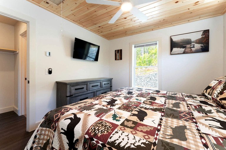 Cabins (United States of America, Sullivan, Maine)