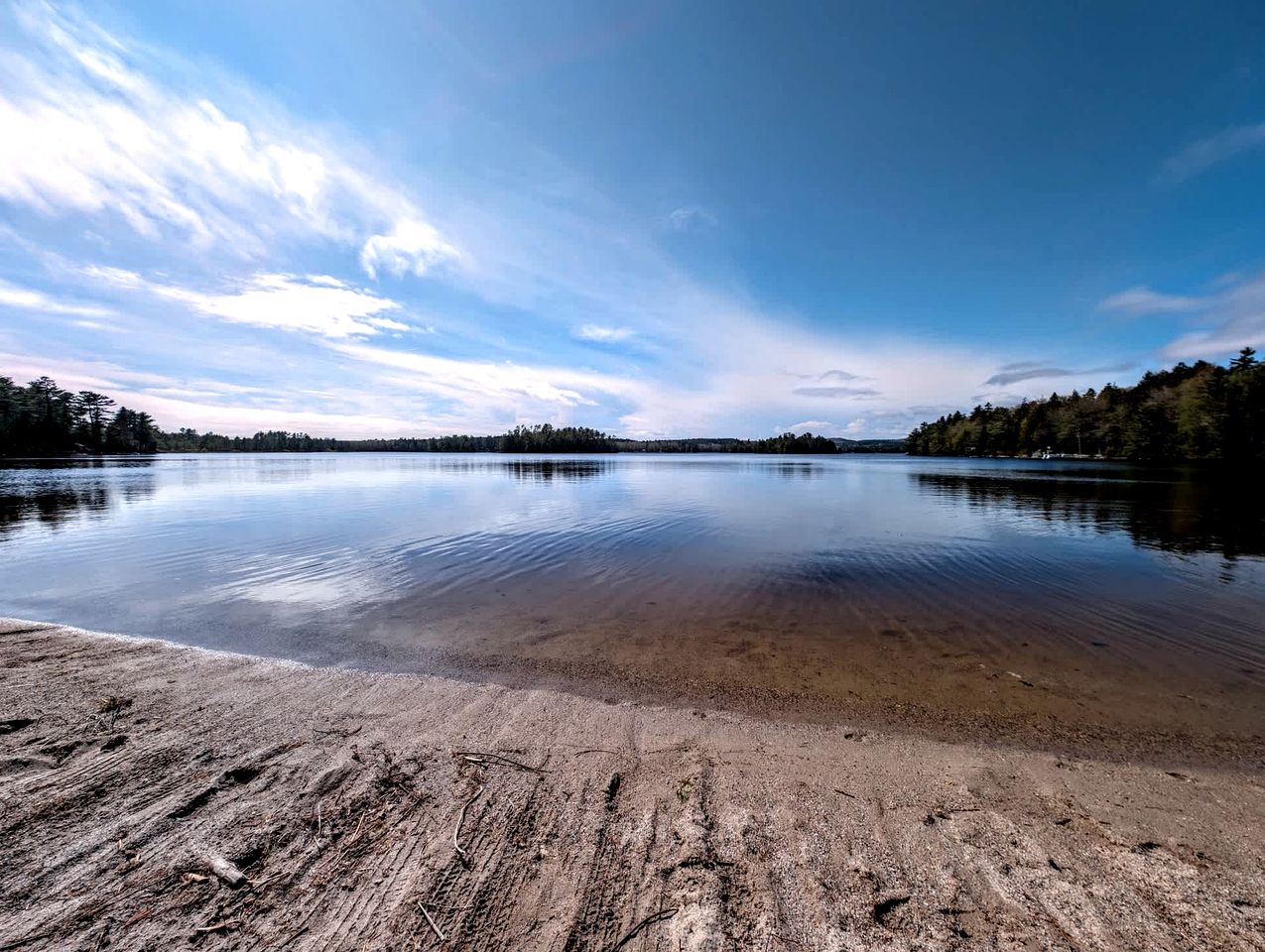 Peaceful Lakeside Cottage with Fire Pit & Screened Porch near Flanders Pond in Sullivan, Maine