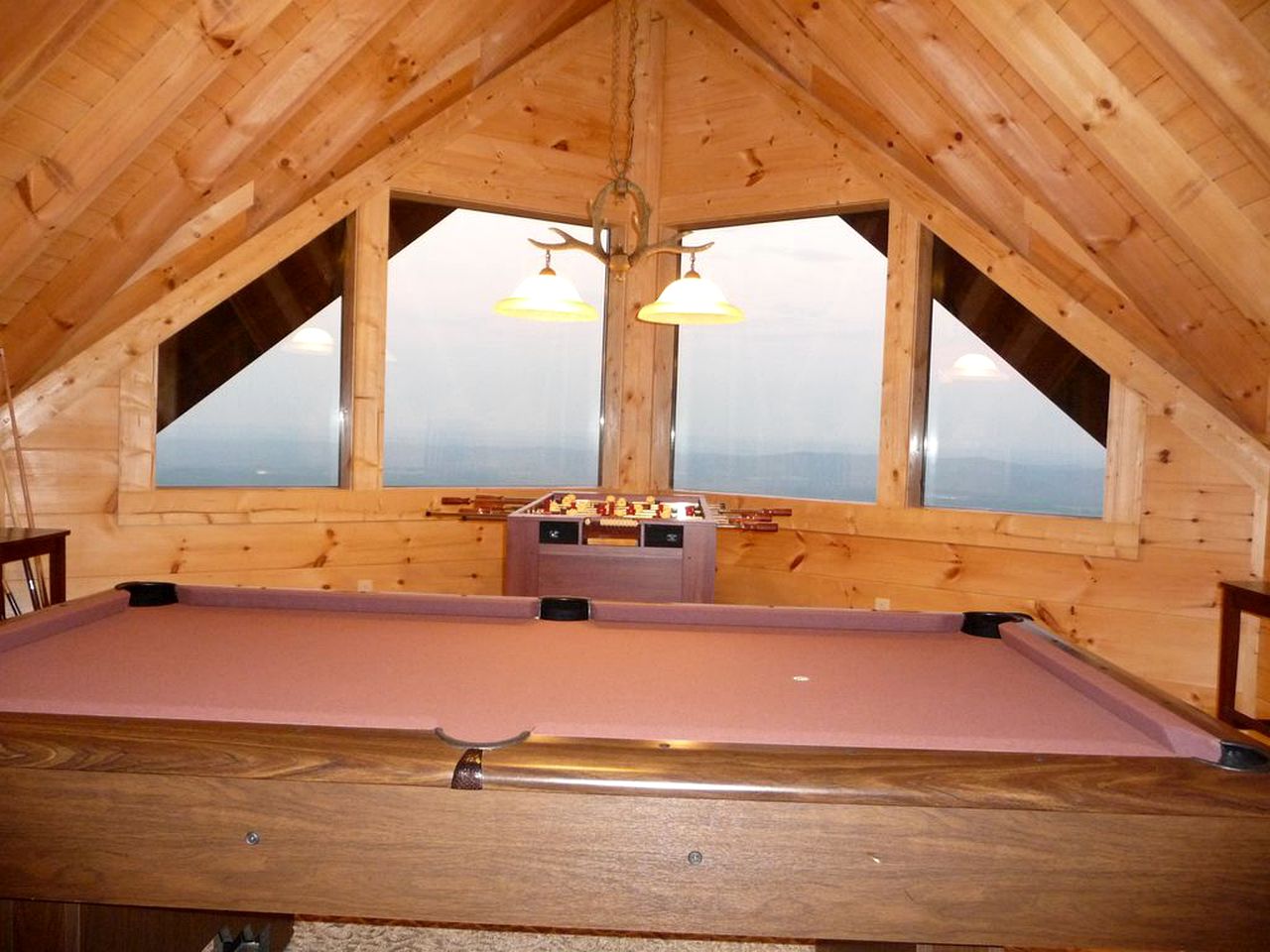 Family Cabin Nestled on Lookout Mountain near Chattanooga, Tennessee