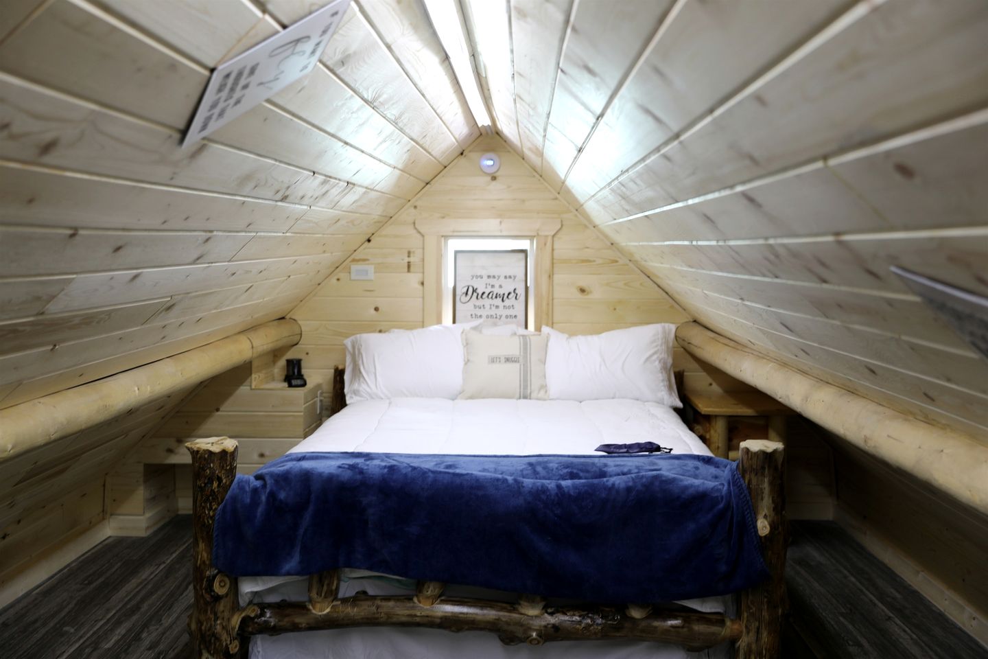 Peaceful Log Cabin Perfect for a Romantic Getaway near Yellowstone, Idaho