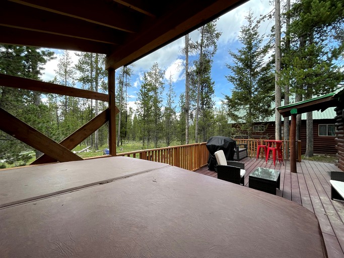Log Cabins (United States of America, Island Park, Idaho)