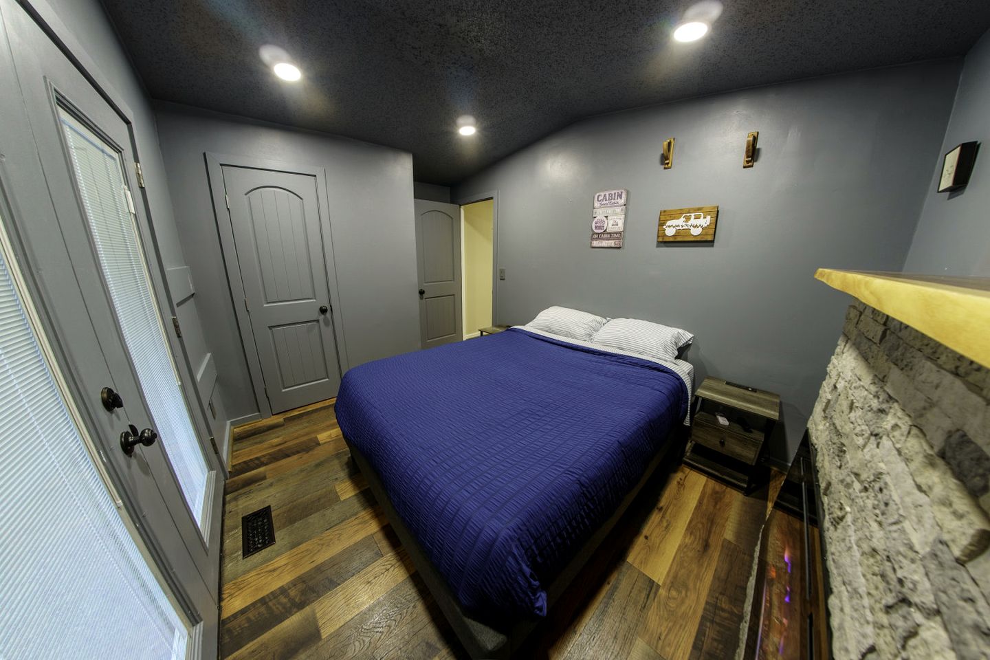 Peaceful Mountain Cabin with Hot Tub & Fiber WiFi Near Pisgah National Forest | Balsam Grove, North Carolina