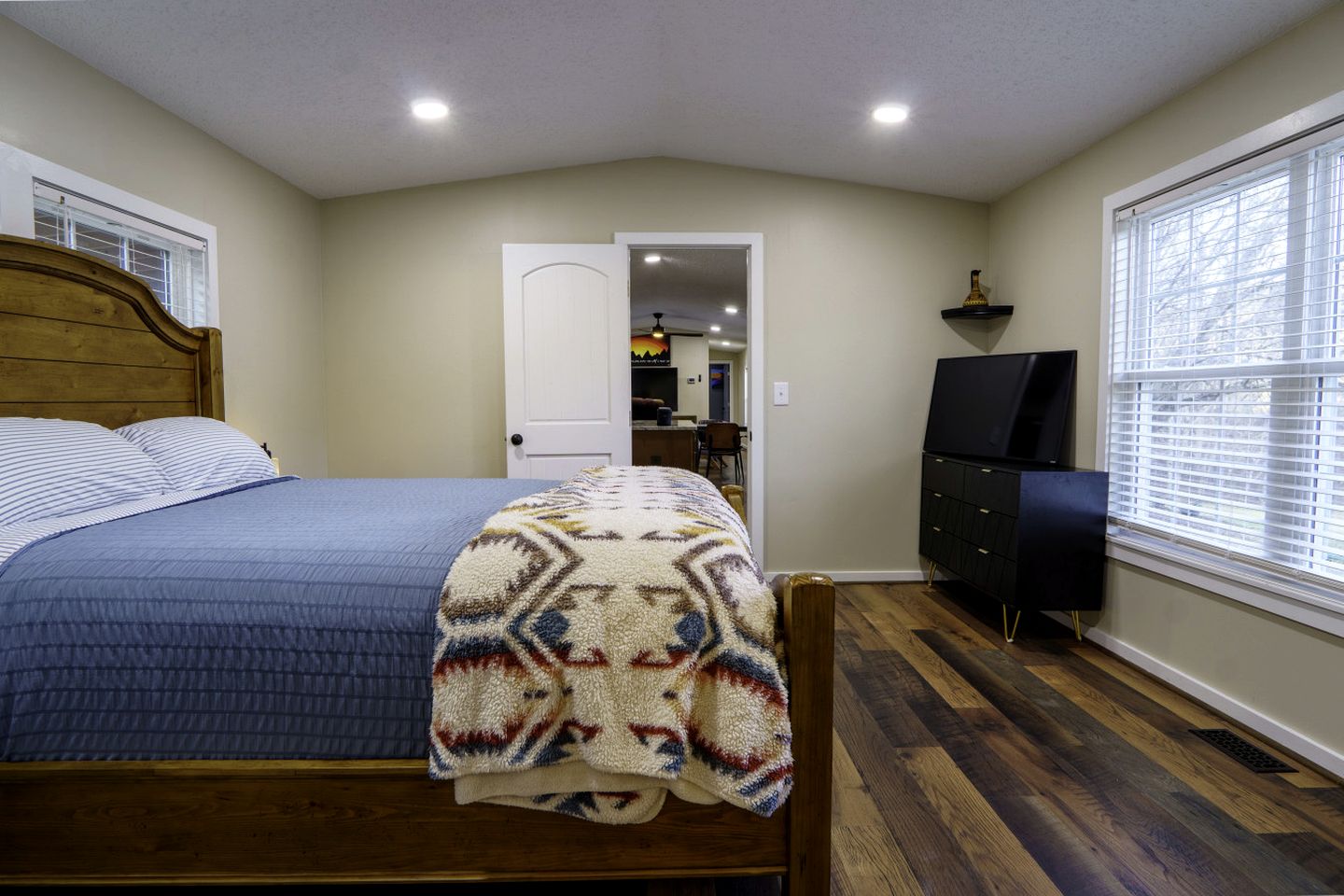 Peaceful Mountain Cabin with Hot Tub & Fiber WiFi Near Pisgah National Forest | Balsam Grove, North Carolina