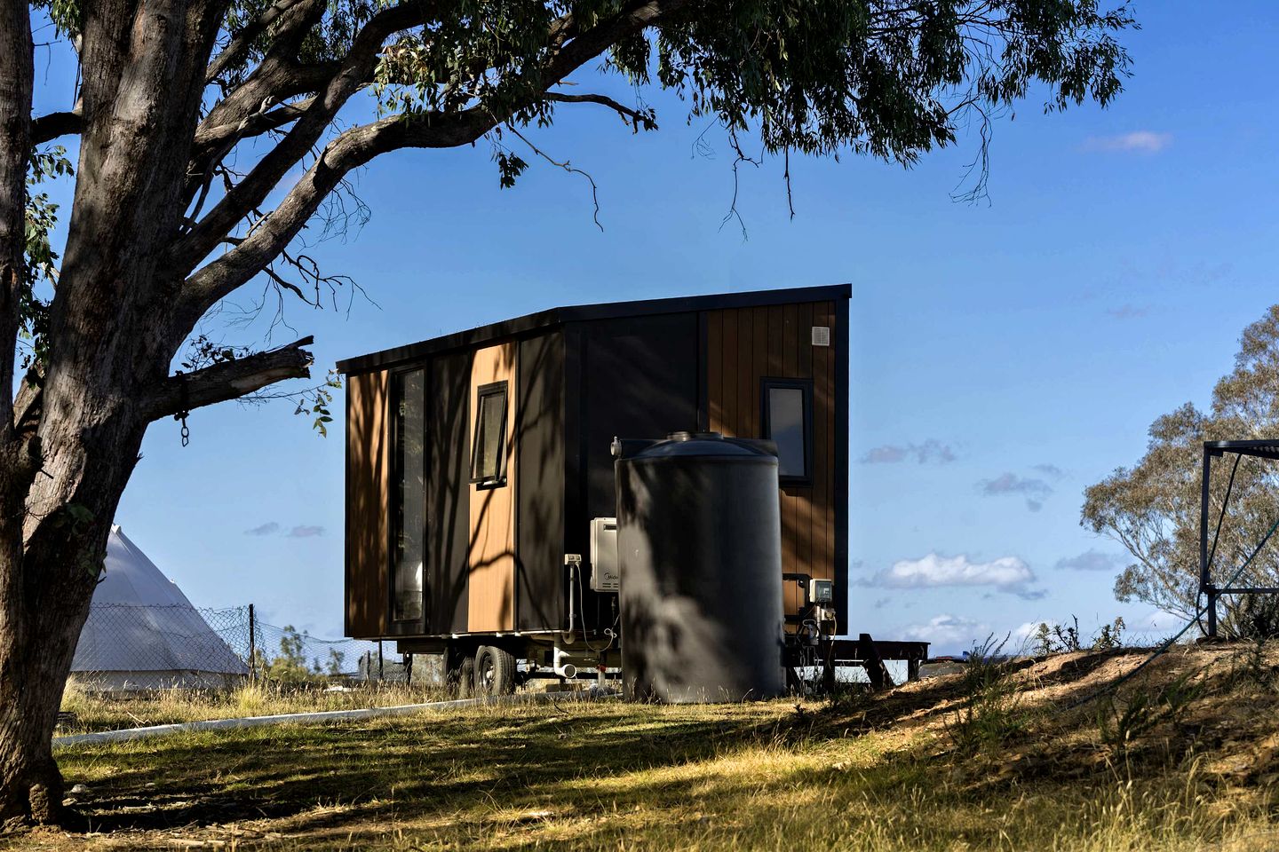 Peaceful Pet-Friendly Tiny House Surrounded by Natural Beauty for a Relaxing Getaway in Pomeroy, New South Wales
