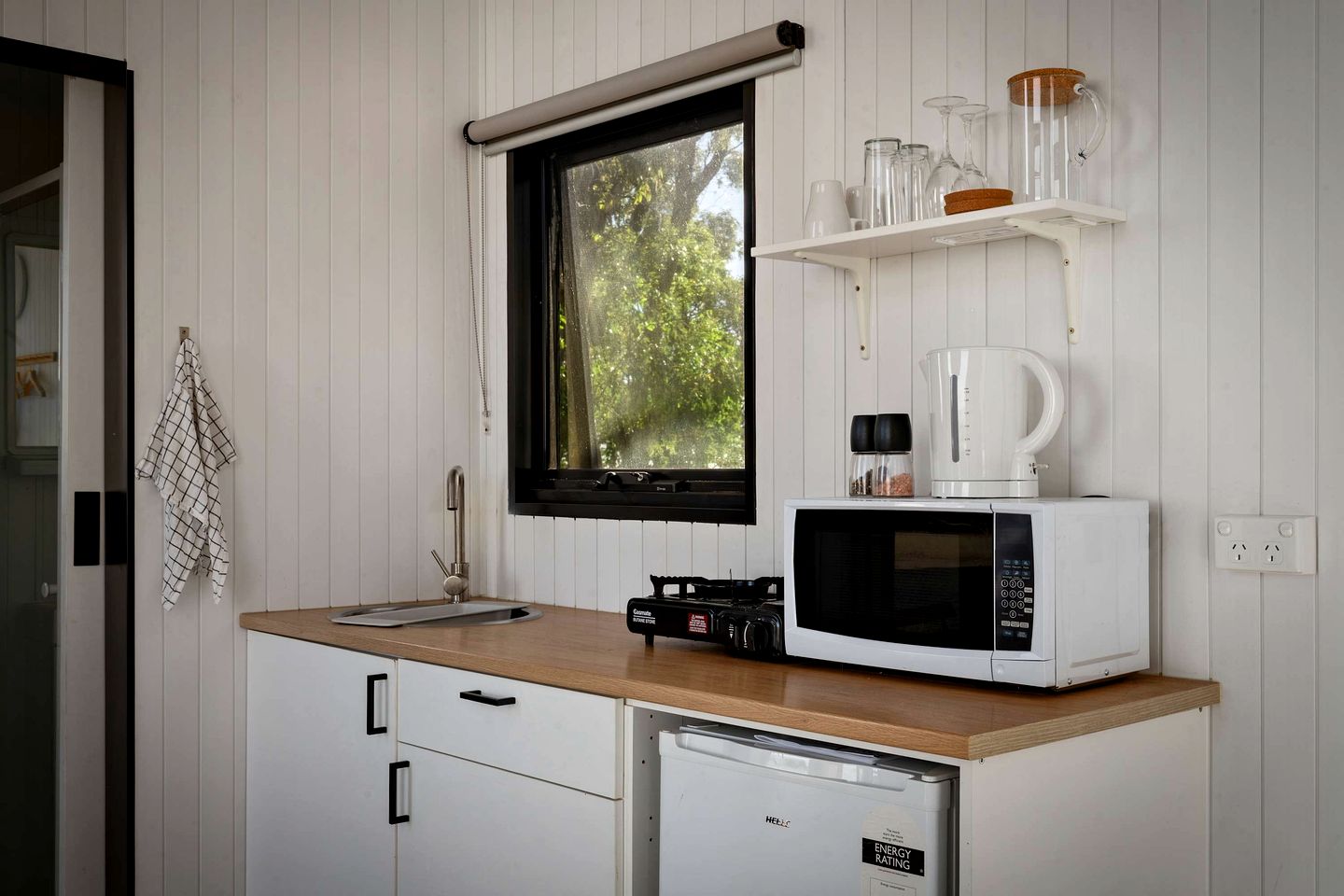 Peaceful Pet-Friendly Tiny House Surrounded by Natural Beauty for a Relaxing Getaway in Pomeroy, New South Wales