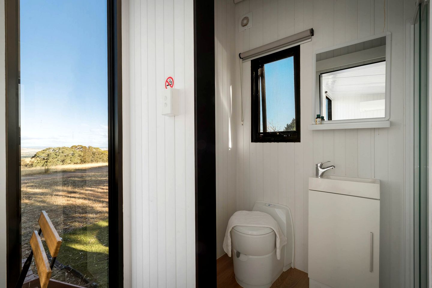 Peaceful Pet-Friendly Tiny House Surrounded by Natural Beauty for a Relaxing Getaway in Pomeroy, New South Wales