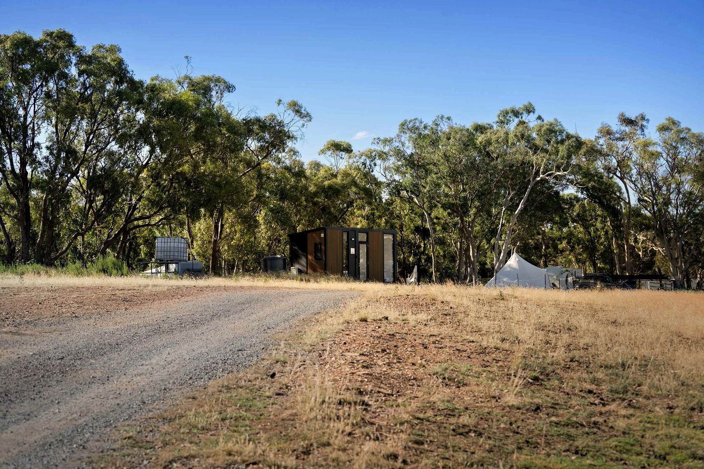 Peaceful Pet-Friendly Tiny House Surrounded by Natural Beauty for a Relaxing Getaway in Pomeroy, New South Wales