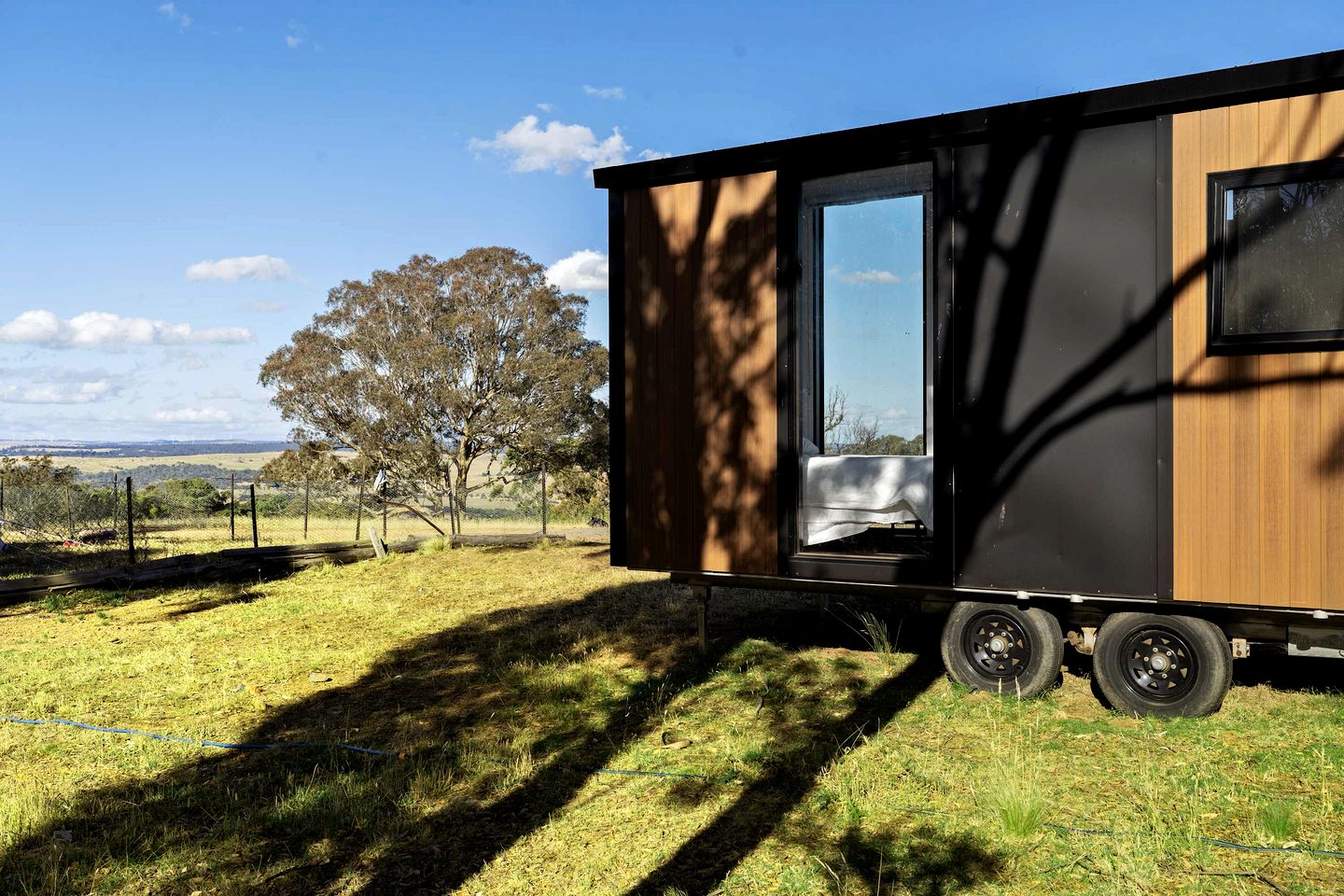 Peaceful Pet-Friendly Tiny House Surrounded by Natural Beauty for a Relaxing Getaway in Pomeroy, New South Wales
