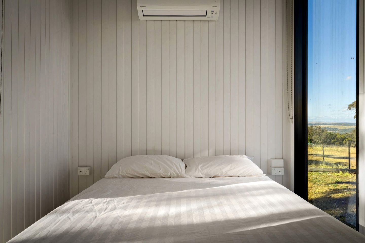 Peaceful Pet-Friendly Tiny House Surrounded by Natural Beauty for a Relaxing Getaway in Pomeroy, New South Wales