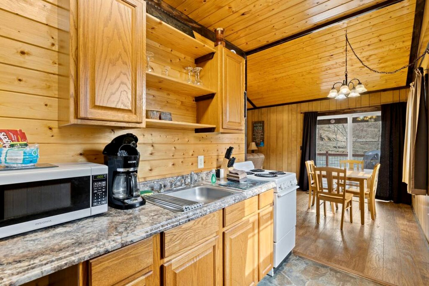 Charming Cabin with Stunning Mountain Views and Fire Pit in Sylva, North Carolina
