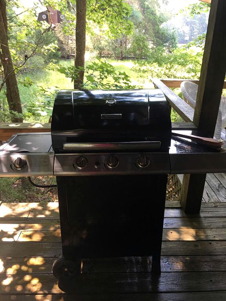 Peaceful Riverfront Cottage Rental near the Chesapeake Bay in Virginia