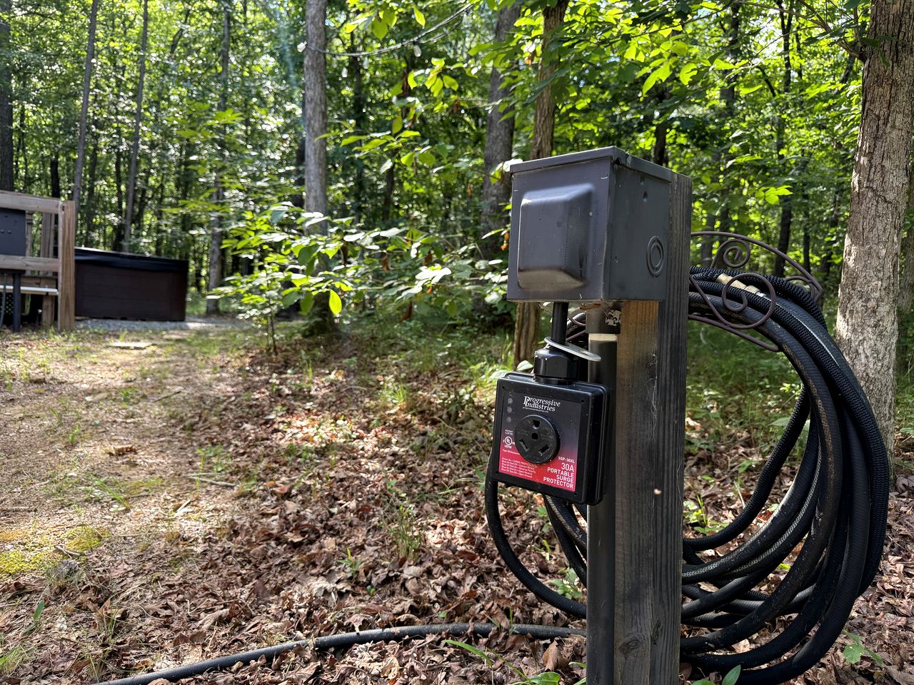 Peaceful Secluded Cabin with Hot Tub and Fantastic Views of the Surrounding Woods in Mentone, Alabama