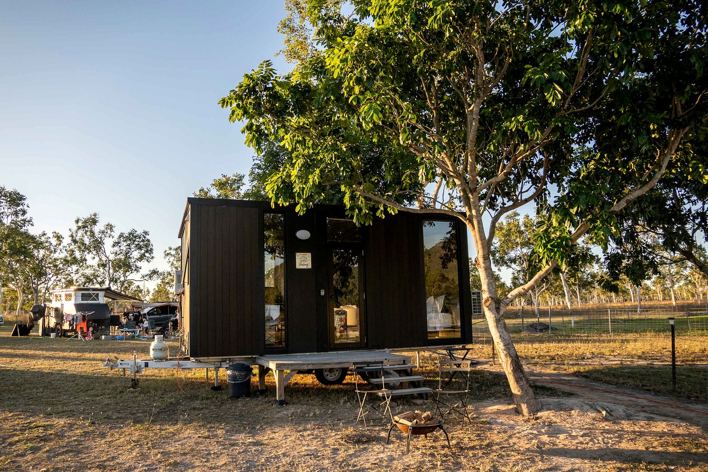 Peaceful Tiny House with Breathtaking Sunsets in Victoria