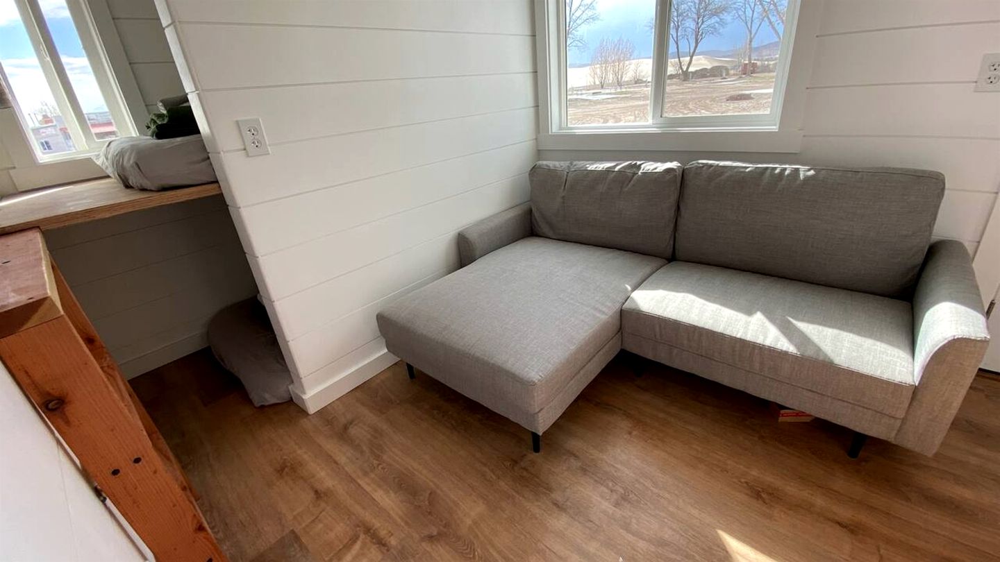 Peaceful Tiny house on a Real Ranch with Mountain Views near Tetonia, Idaho