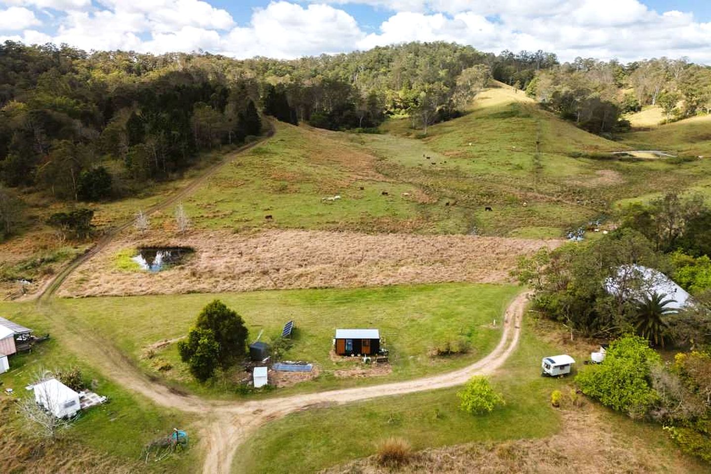 Peaceful Tiny House Retreat with Breathtaking Countryside Views in Queensland
