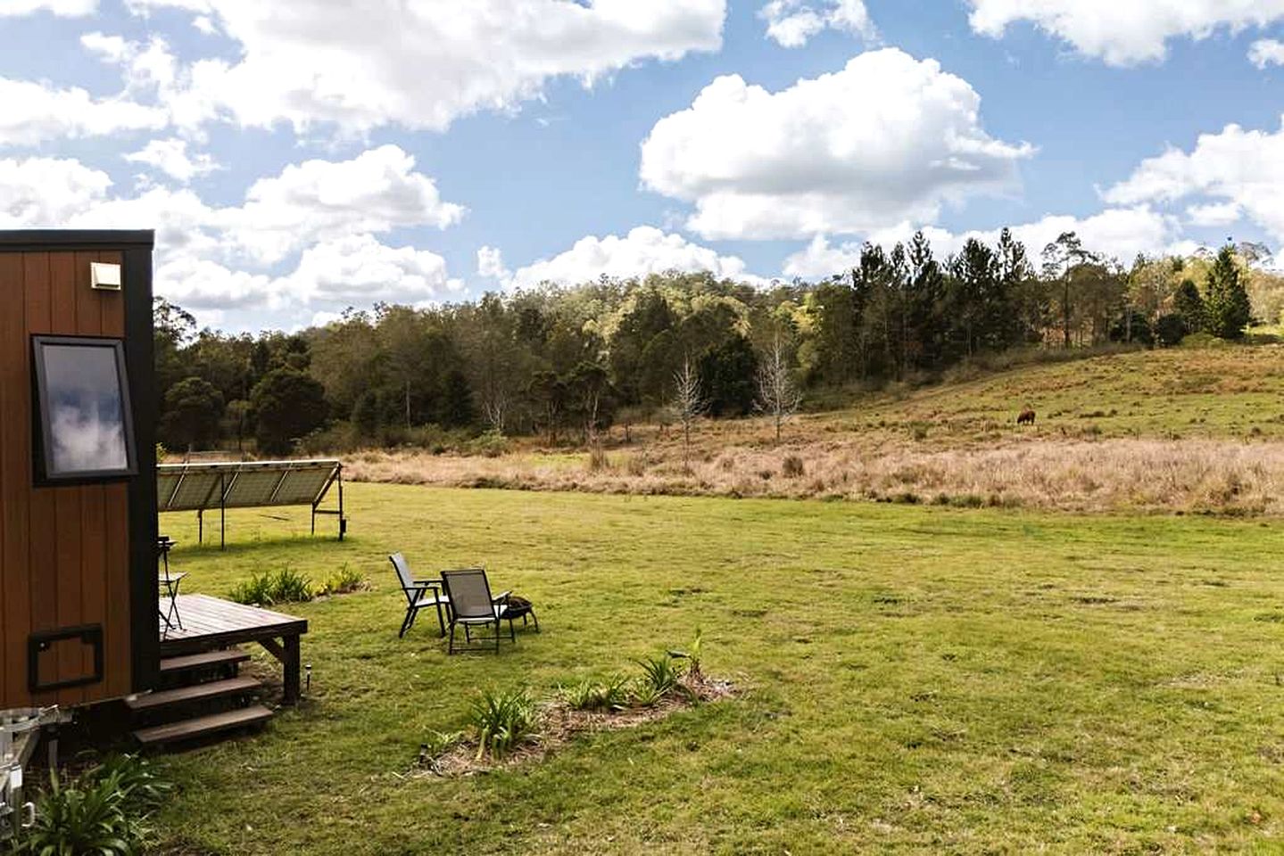 Peaceful Tiny House Retreat with Breathtaking Countryside Views in Queensland
