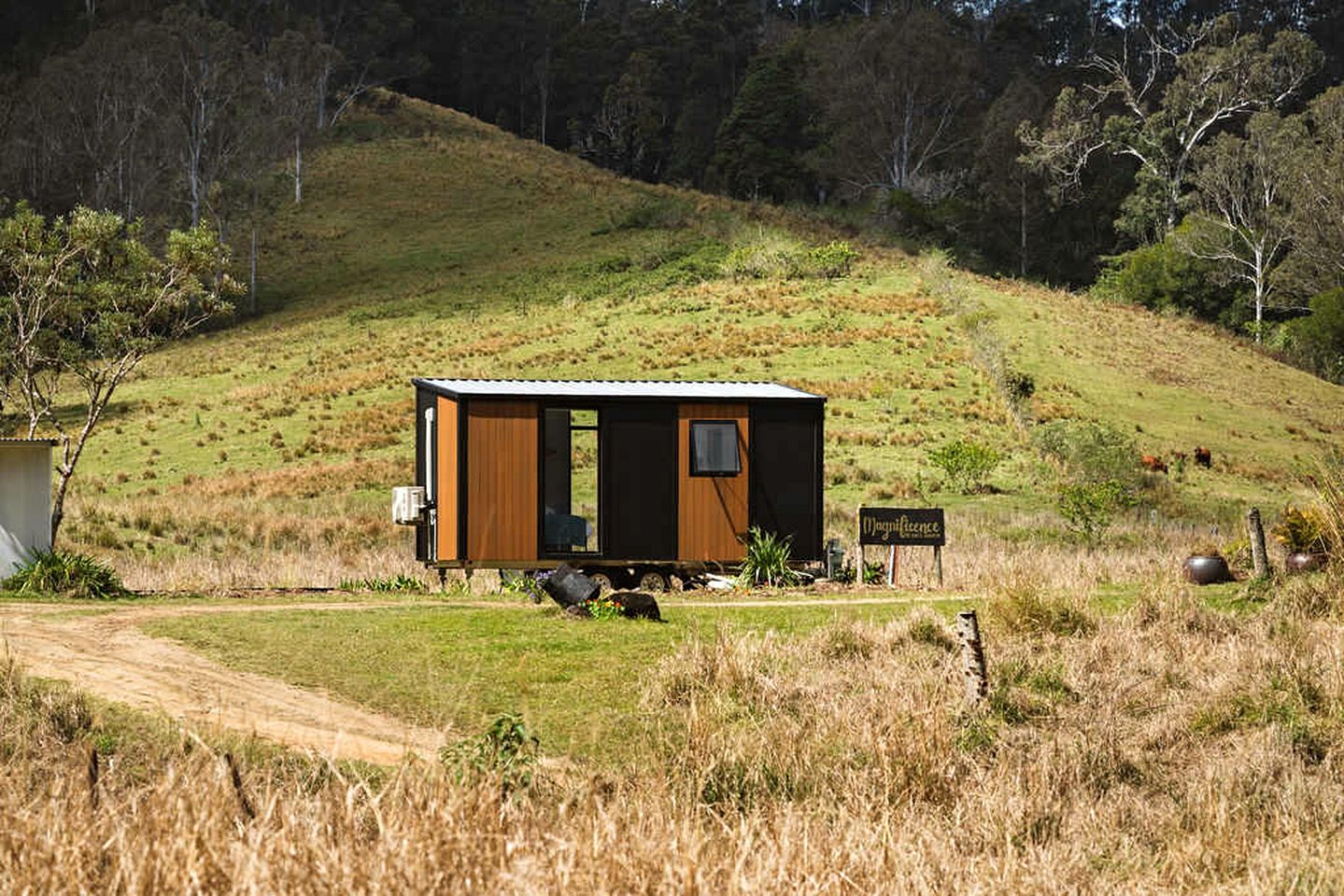Peaceful Tiny House Retreat with Breathtaking Countryside Views in Queensland
