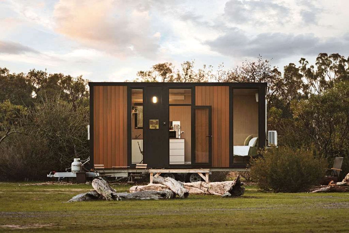 Tiny Houses (Australia, Laharum, Victoria)