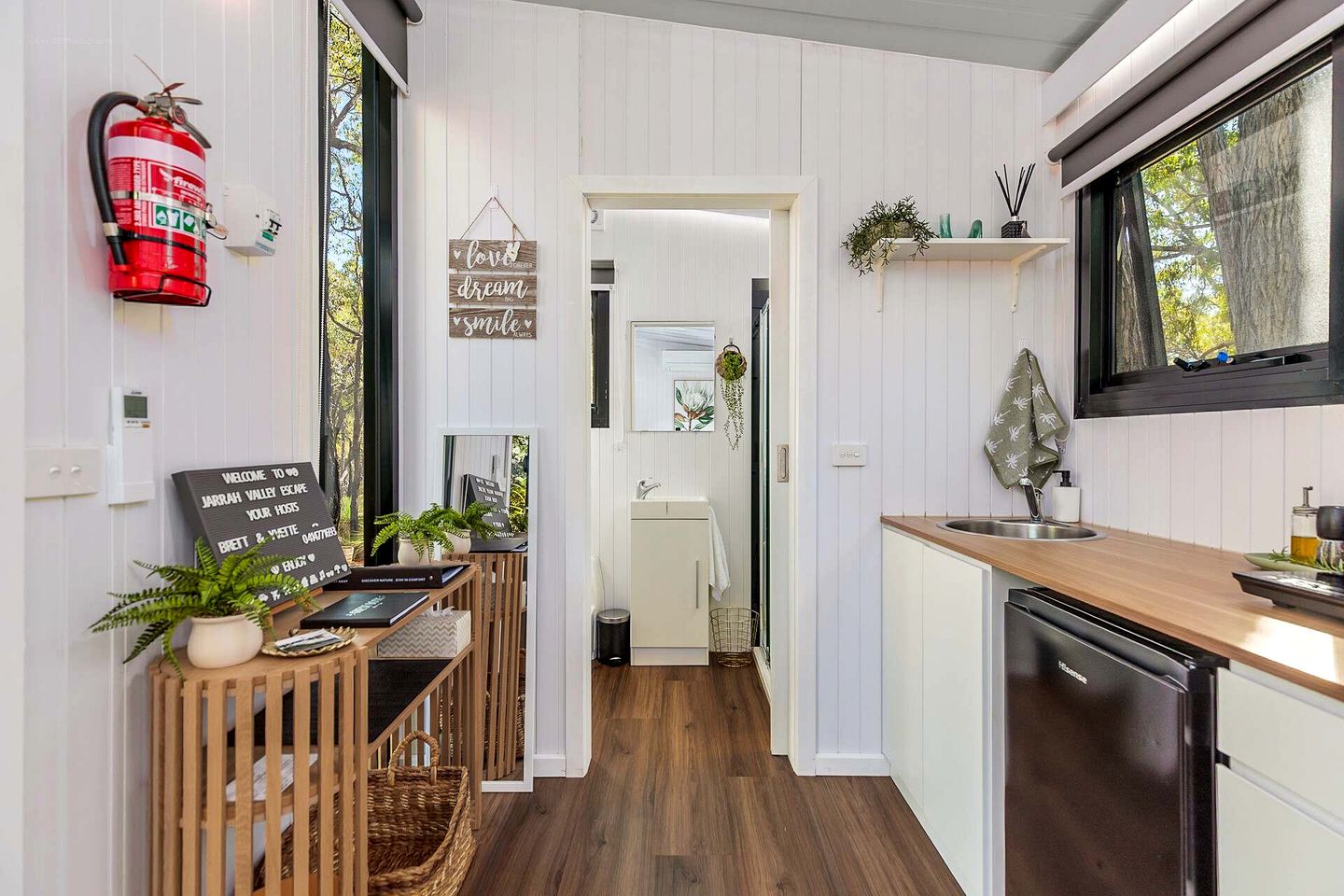 Peaceful Tiny House Retreat with Garden Pavilion near Armadale, Bedfordale WA