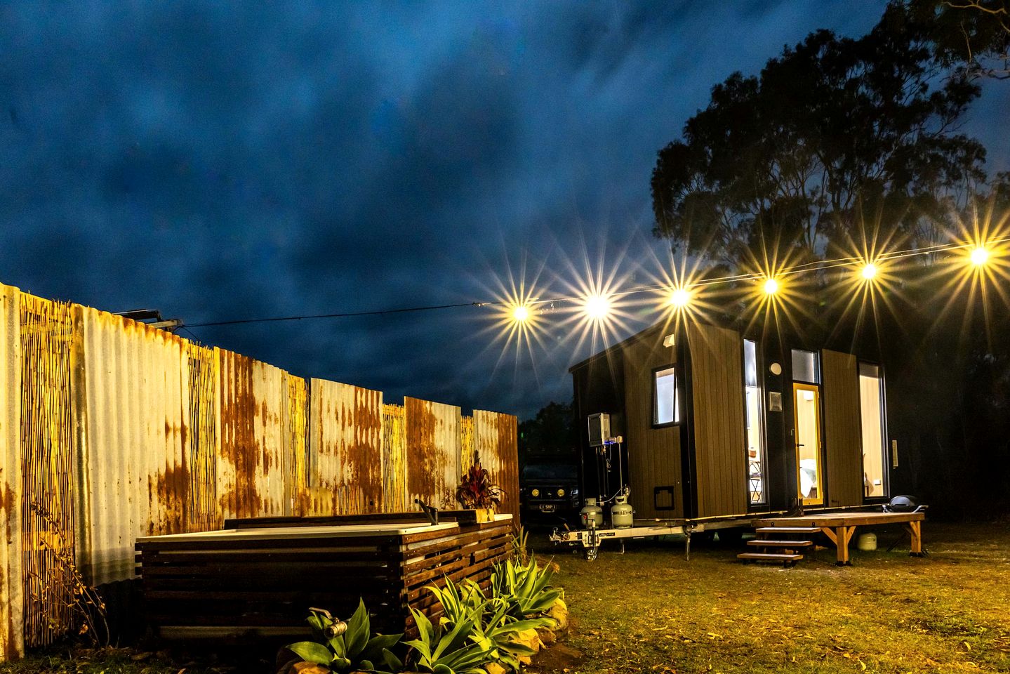 Peaceful Tiny House Stay with River Access near Airlie Beach, Whitsunday Region QLD