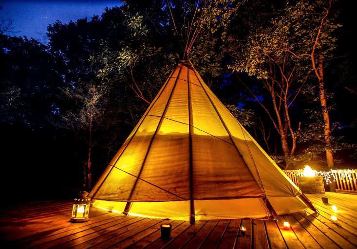 Tipis (Park Hills, Missouri, United States)