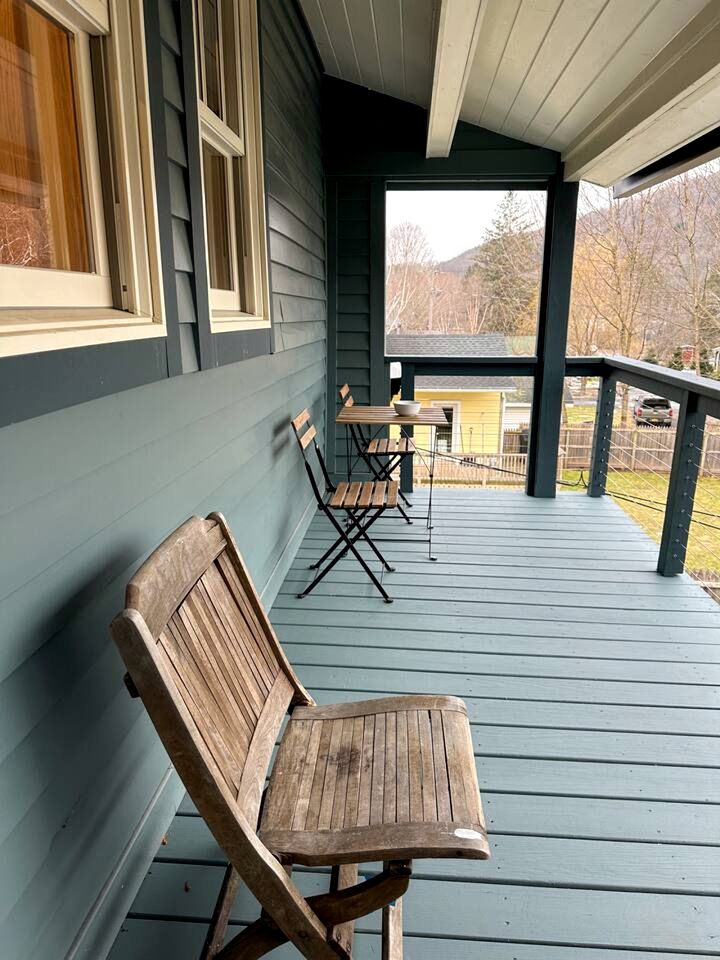 Peaceful Village Retreat with Fireplace, Deck Dining & Mountain Sunsets in Margaretville, New York
