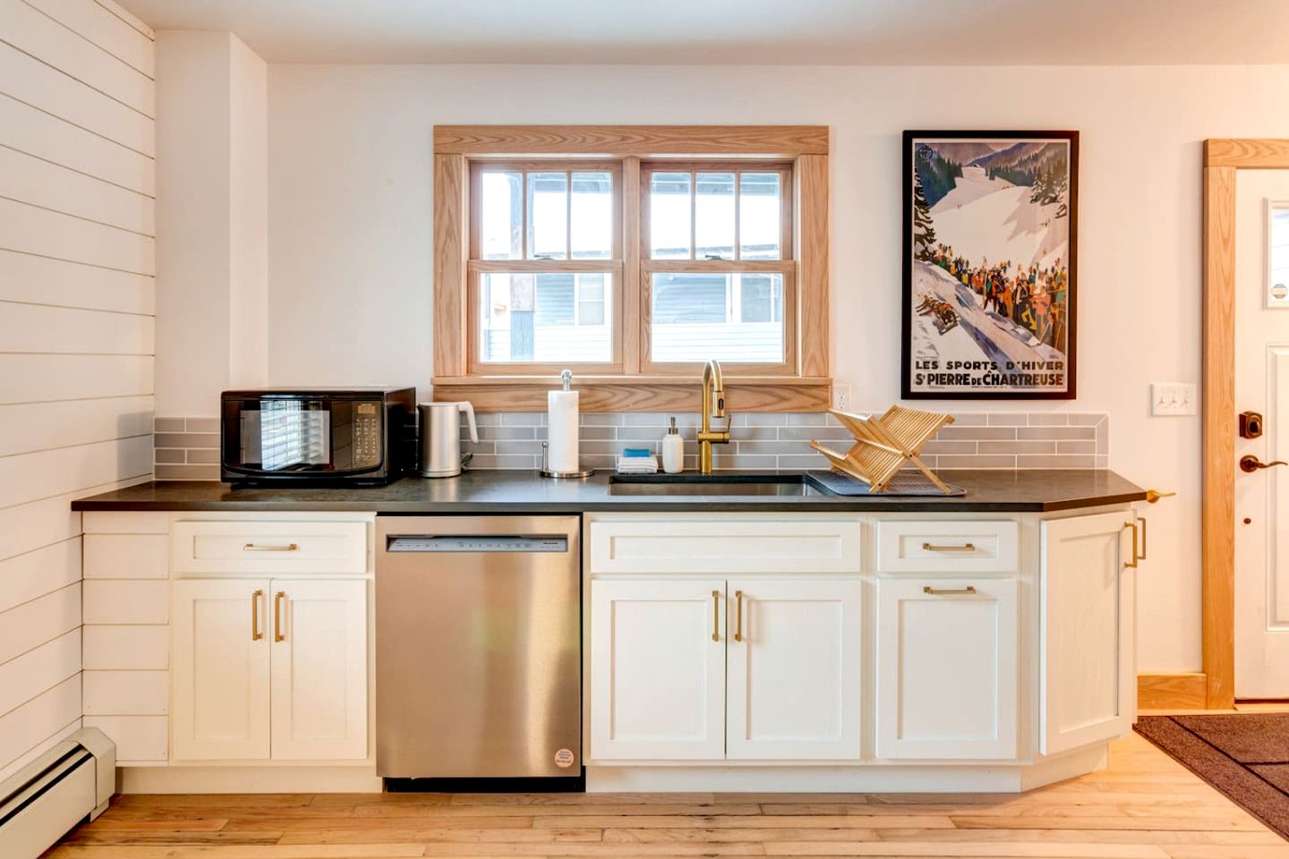 Peaceful Village Retreat with Fireplace, Deck Dining & Mountain Sunsets in Margaretville, New York