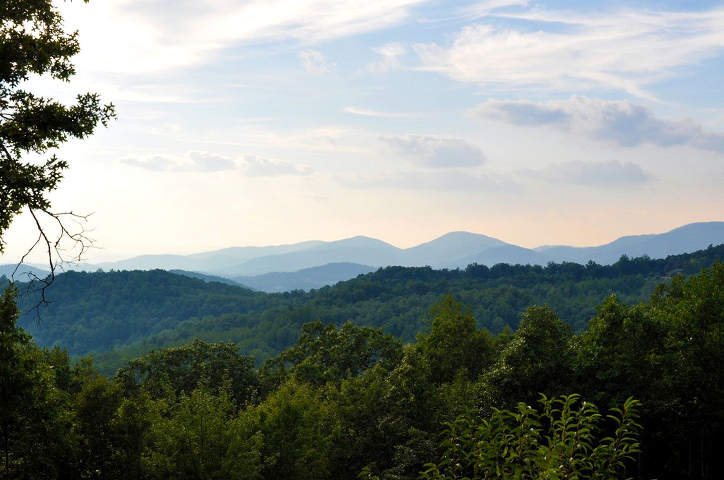 Peaceful Weekend Getaway Surrounded by Apple Orchards near Asheville, North Carolina