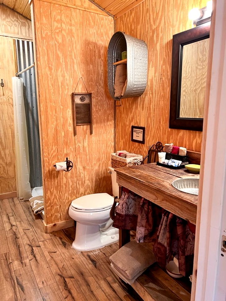 Peaceful Wildlife Ranch Cabin with Pool Access near Kerrville in Mountain Home, Texas