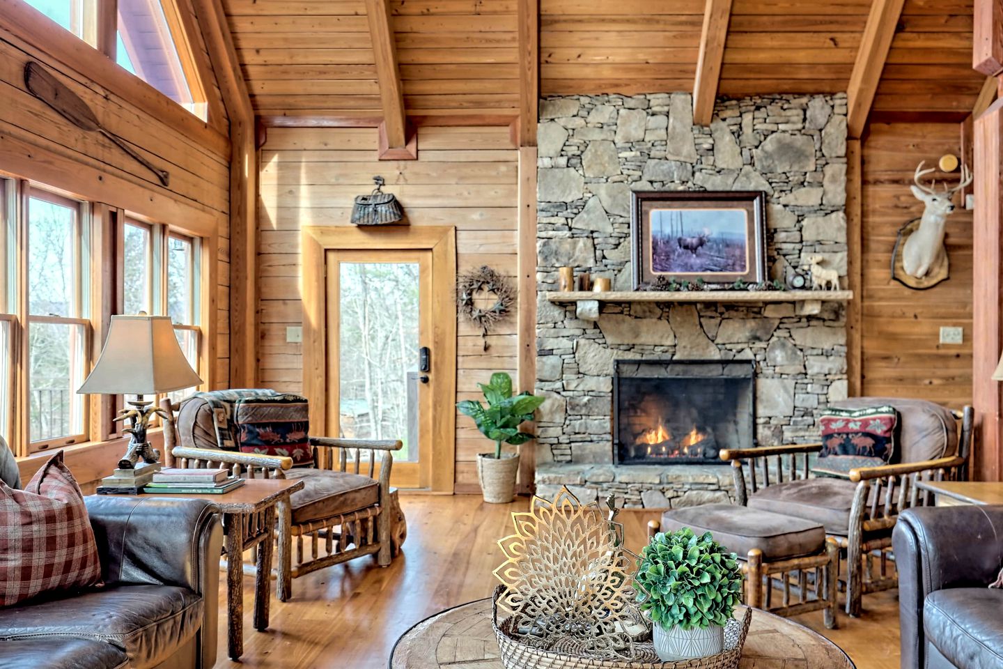 Secluded Mountain Cabin close to Helen, Georgia, Perfect for a Family Getaway