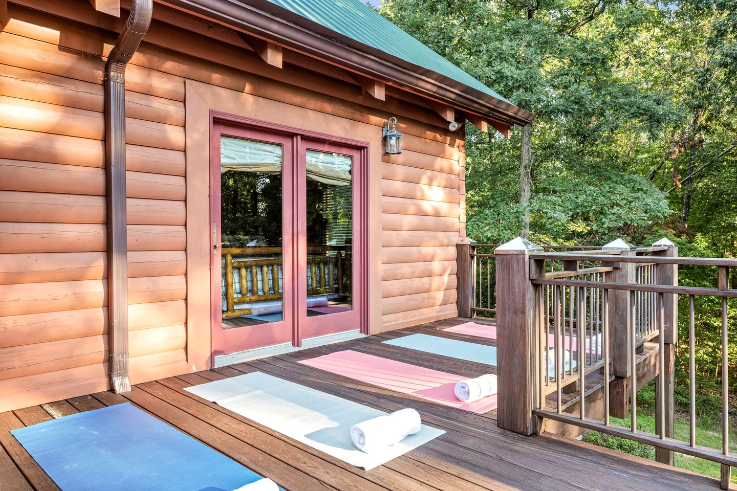 Secluded Mountain Cabin close to Helen, Georgia, Perfect for a Family Getaway