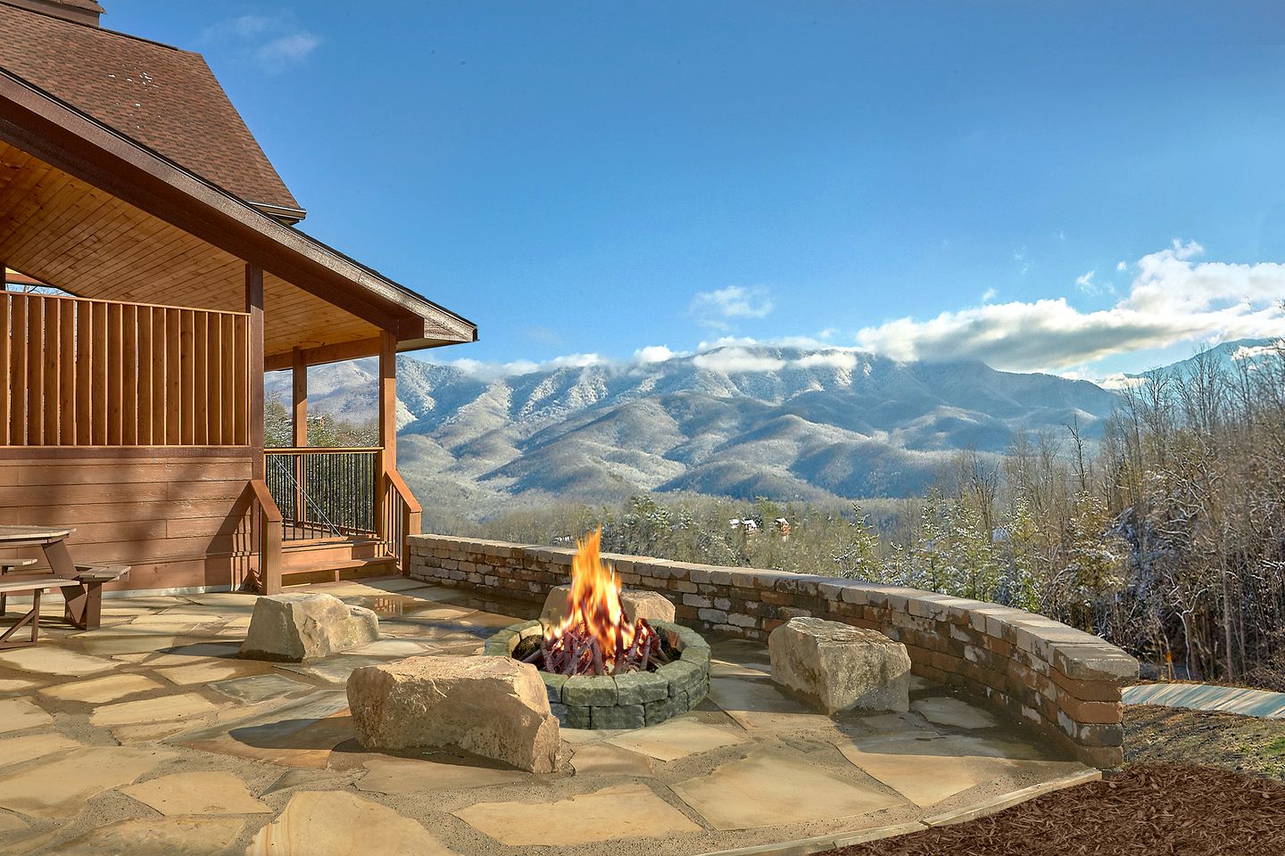Vacation Rental for Four in Gatlinburg with Fire-Pit and Spectacular Views of the Great Smoky Mountains