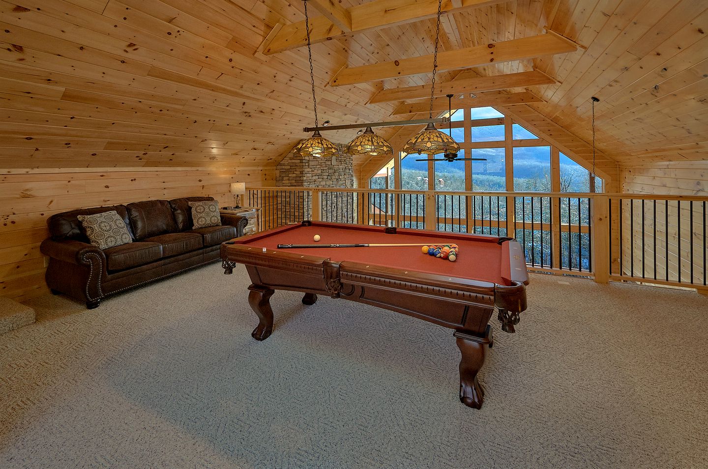 Vacation Rental for Four in Gatlinburg with Fire-Pit and Spectacular Views of the Great Smoky Mountains