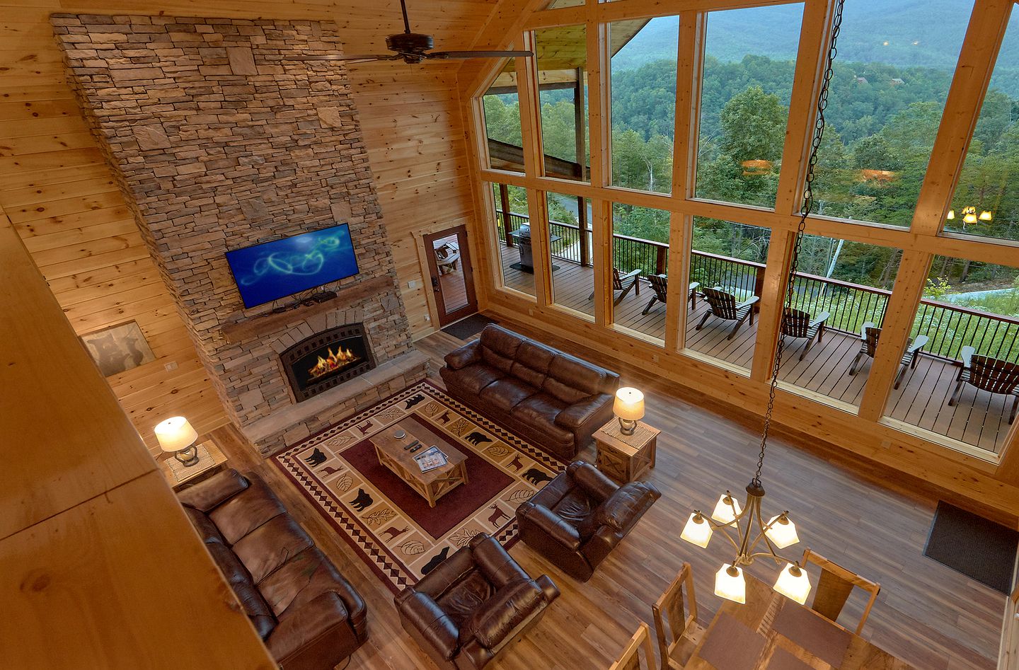 Vacation Rental for Four in Gatlinburg with Fire-Pit and Spectacular Views of the Great Smoky Mountains