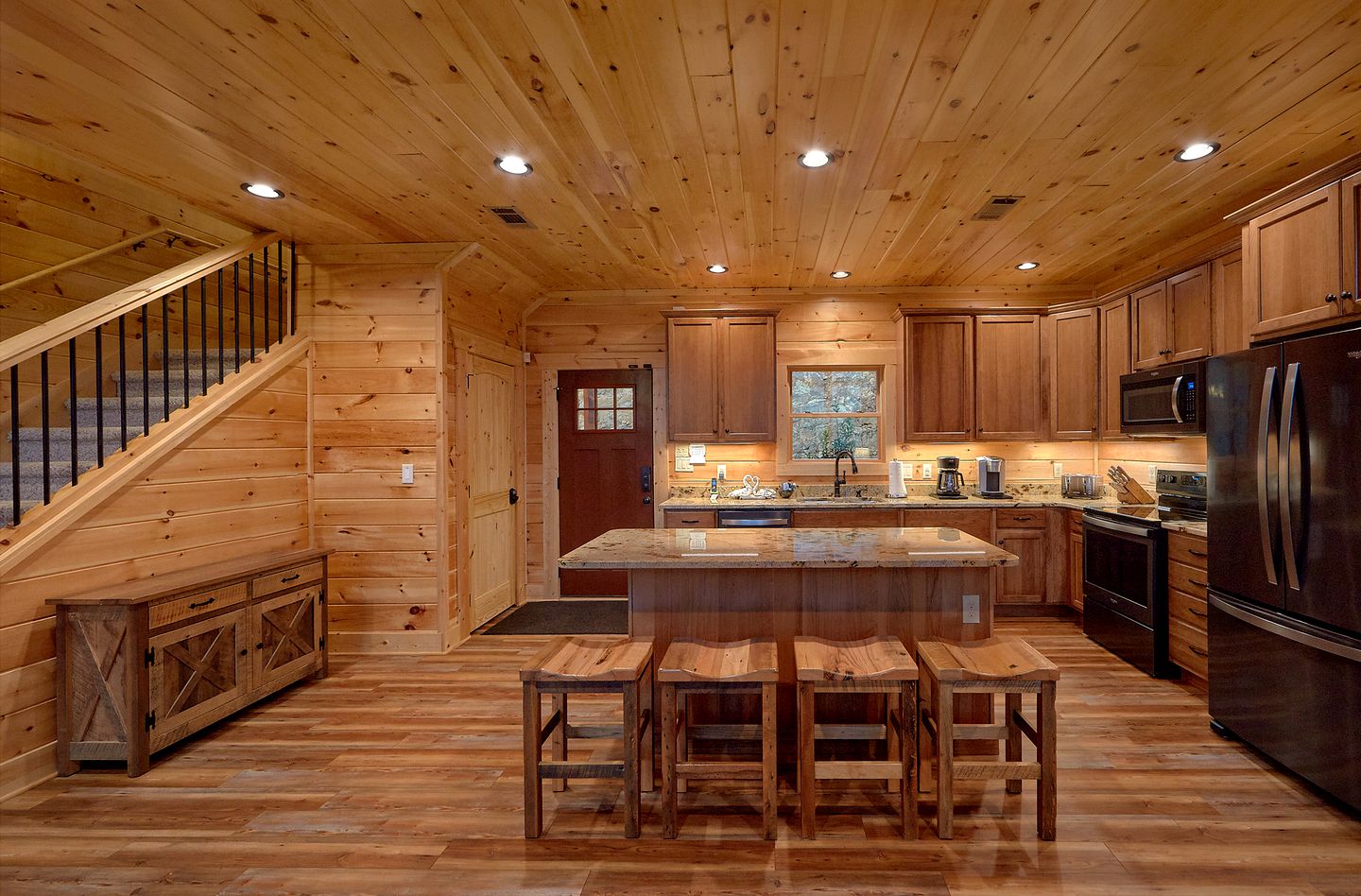 Vacation Rental for Four in Gatlinburg with Fire-Pit and Spectacular Views of the Great Smoky Mountains