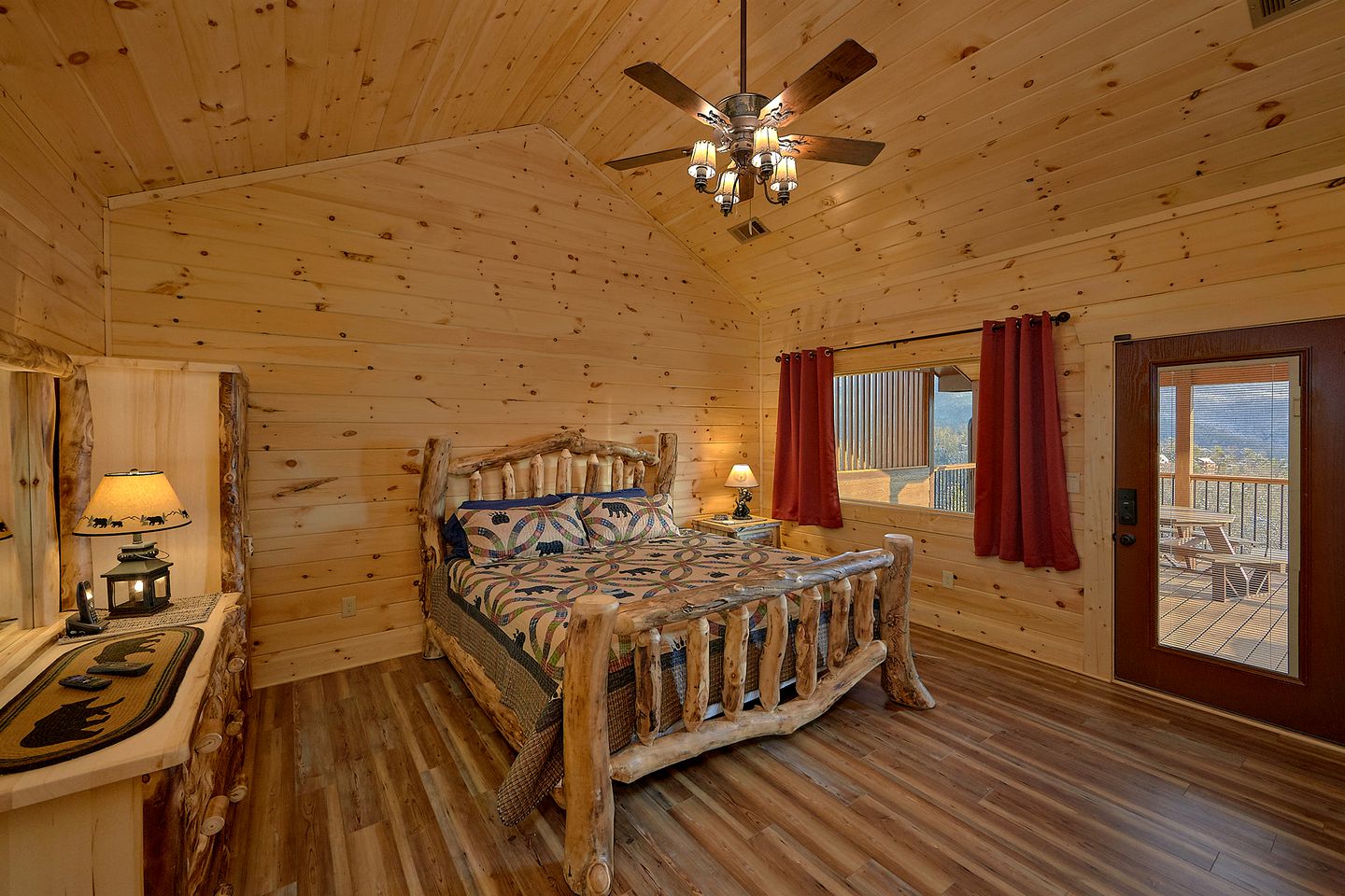 Vacation Rental for Four in Gatlinburg with Fire-Pit and Spectacular Views of the Great Smoky Mountains