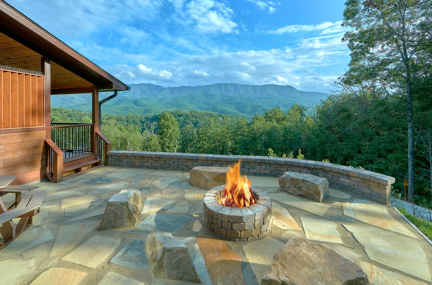Vacation Rental for Four in Gatlinburg with Fire-Pit and Spectacular Views of the Great Smoky Mountains