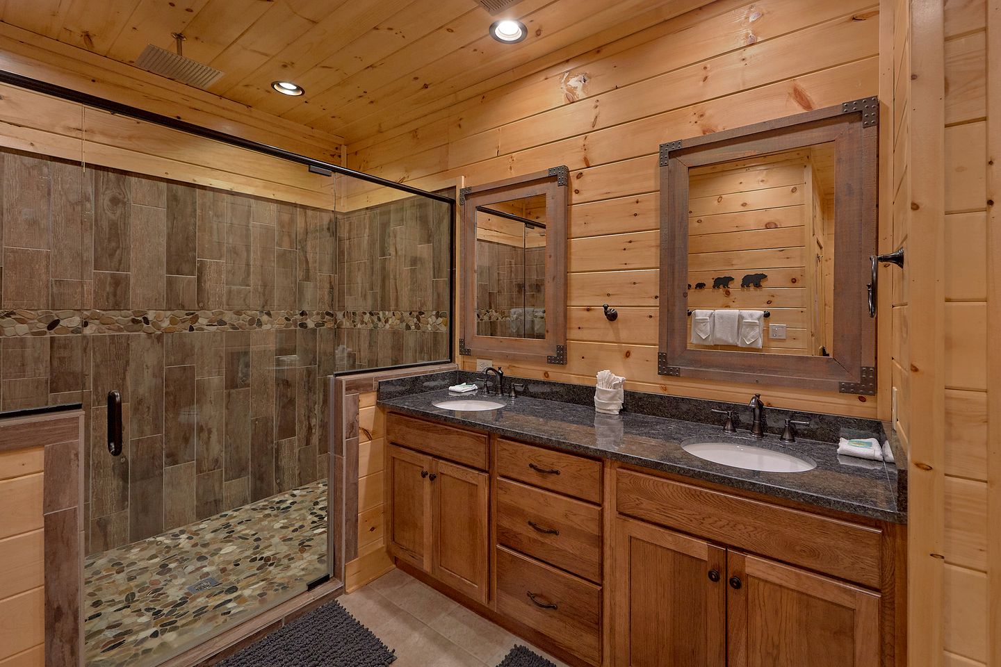 Vacation Rental for Four in Gatlinburg with Fire-Pit and Spectacular Views of the Great Smoky Mountains