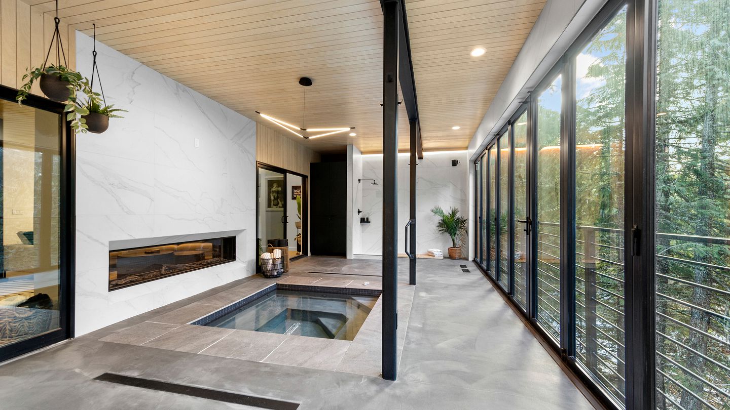 The Peak of Comfort and Adventure: Government Camp's Best Vacation Property