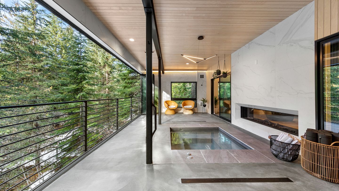 The Peak of Comfort and Adventure: Government Camp's Best Vacation Property