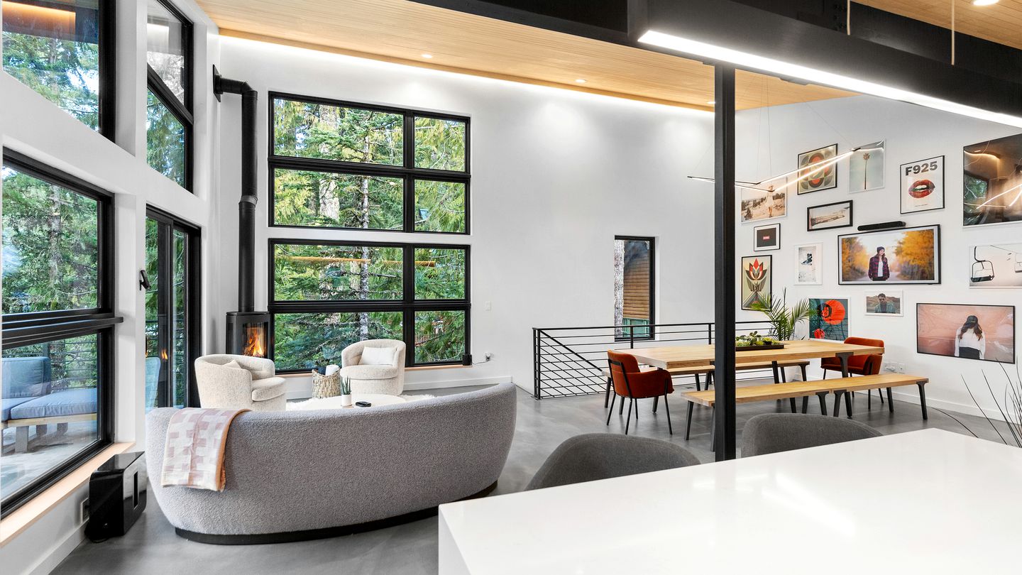 The Peak of Comfort and Adventure: Government Camp's Best Vacation Property